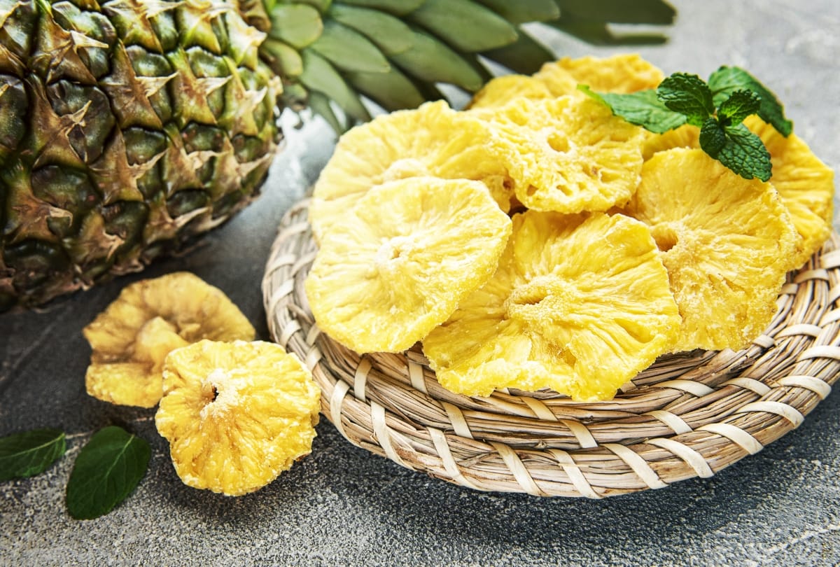 PREMIUM VIETNAM SOFT DRIED PINEAPPLE (WHOLE SLICES)